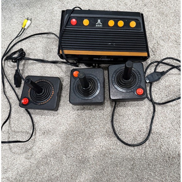 Atari Flashback 8 Console with 3 Wired Controllers Retro Gaming System - Picture 1 of 1